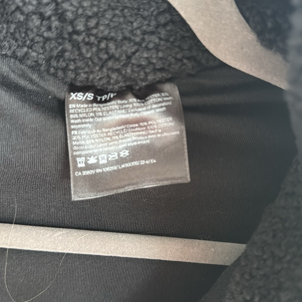 Lululemon Scuba Sherpa - Picture 2 of 5